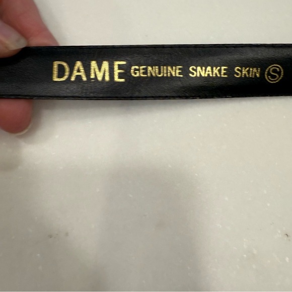 Dame VTG Y2K Black Genuine Snakeskin Belt Silver Tone Gold Tone Oval Buckle Sz S main image 5